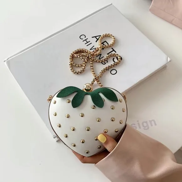 ✨️🤍 Mini WHITE Heart Shaped novelty Bag, Strawberry Design Rivets  Crossbody 🤍 - Picture 7 of 8
